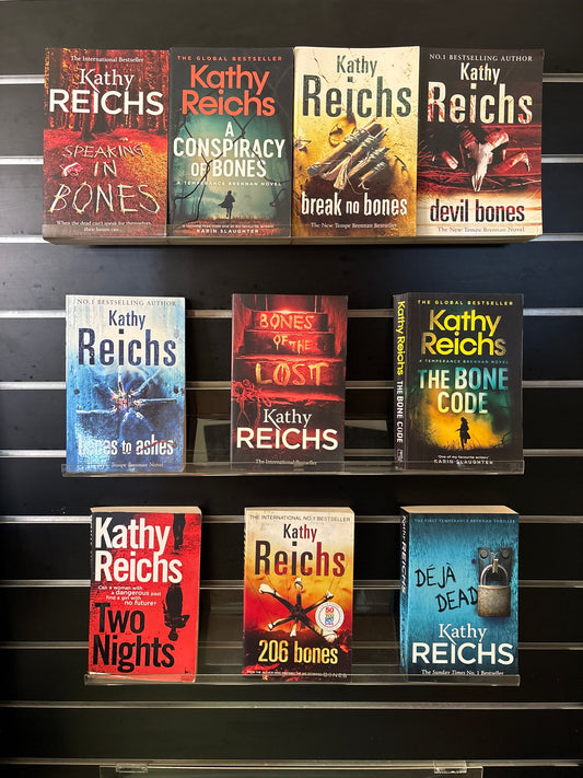 REICHS, Kathy - Bundle of 10 Assorted Titles (Min. fair condition)