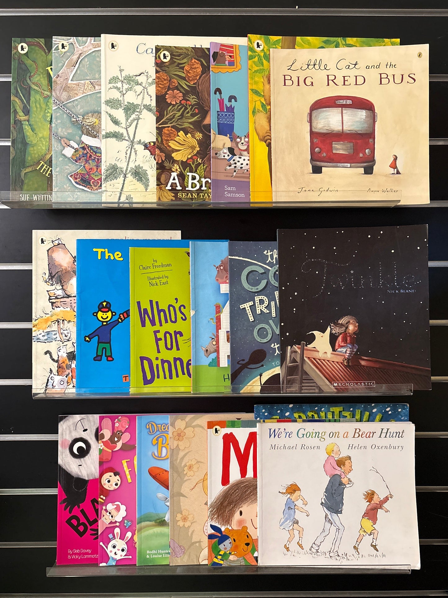 CHILDREN'S STORYBOOKS Assorted Titles Bundle of 20 (Min. good condition)