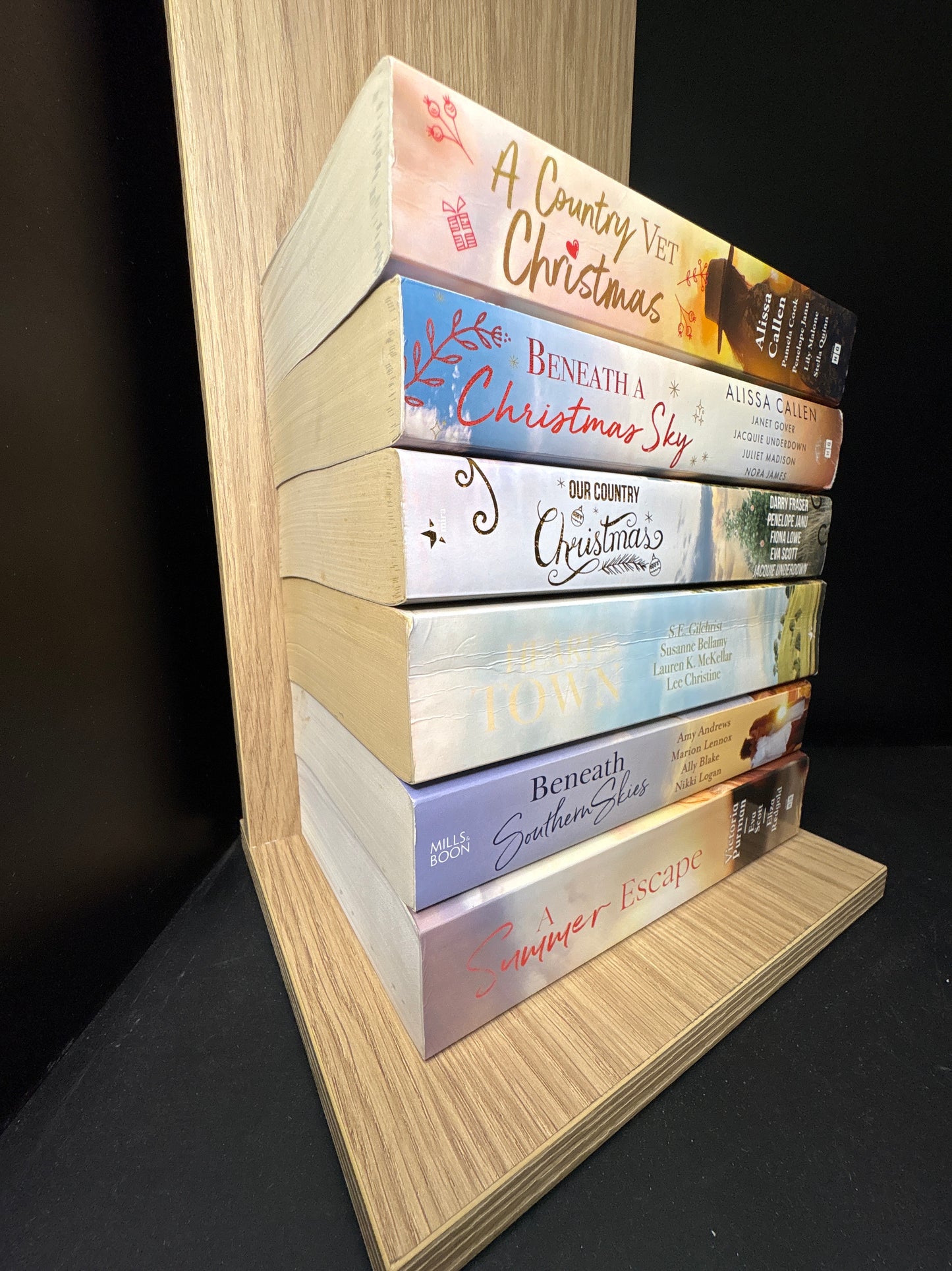 Aust'n Fiction 3-in-1 Collections - Bundle of 6 Books with min. 3 standalone Australian Fiction Titles (Min. fair condition)