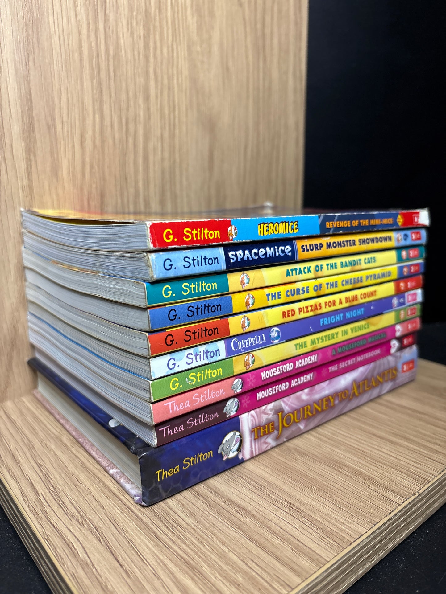 GERONIMO + THEA STILTON Assorted Standalone Titles Bundle of 10 (Min. fair condition)
