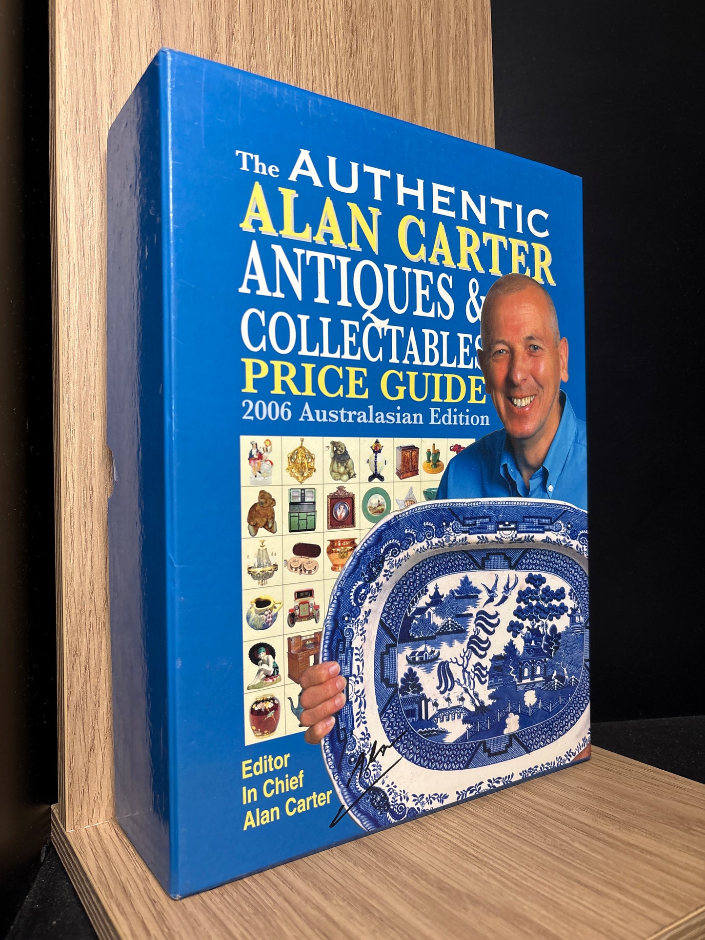 2006 ALAN CARTER'S ANTIQUES + COLLECTABLES PRICE GUIDE- Australasian Edition Boxed set of 3 (Min. Very good condition)