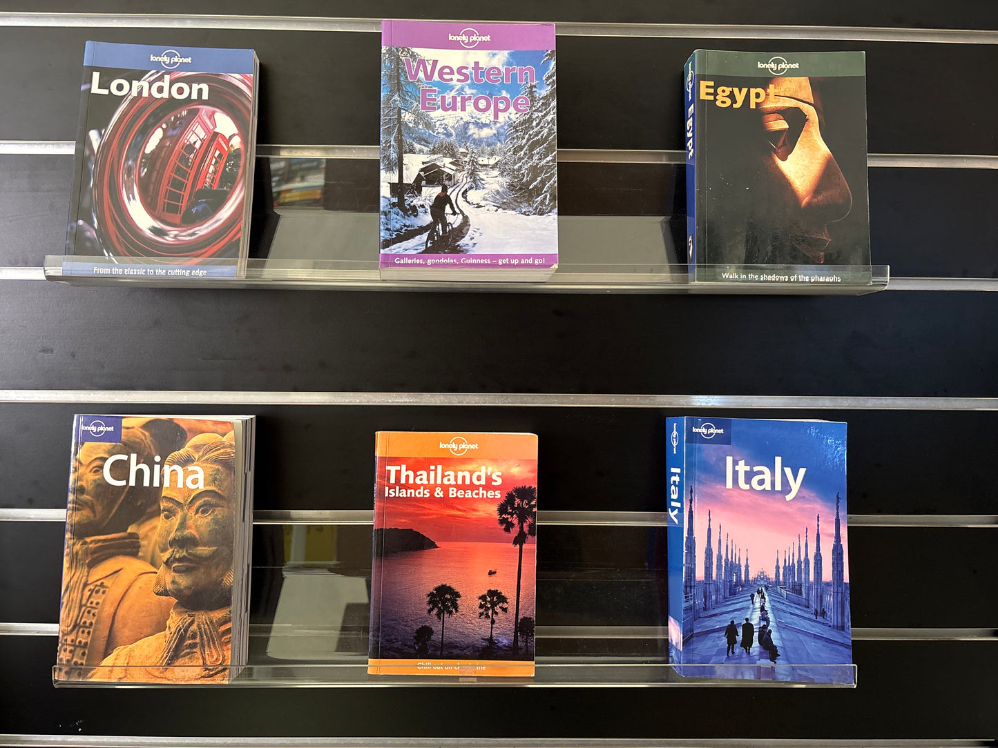 LONELY PLANET Bundle of 6 - Assorted Travel Guides (Min. fair condition)