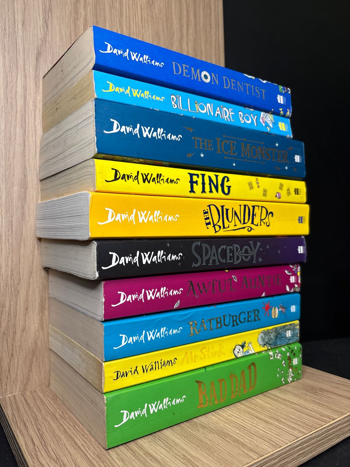 WALLIAMS, David Assorted Standalone Titles Bundle of 10 (Min. good condition)