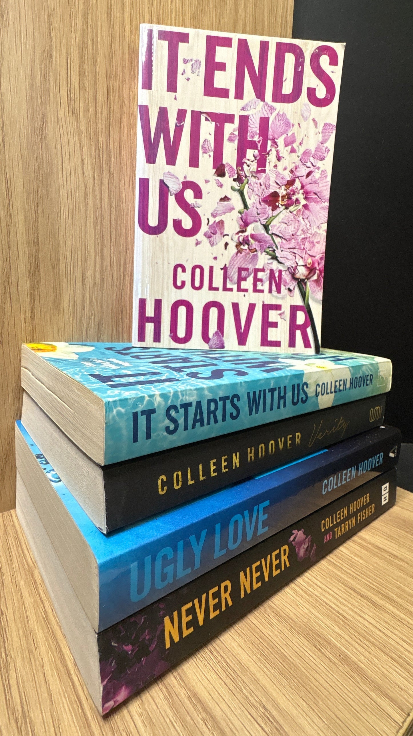 HOOVER, Colleen 'It Ends With Us' Duology + 3 Assorted Standalone Titles - Bundle of 5 (Min. good condition)