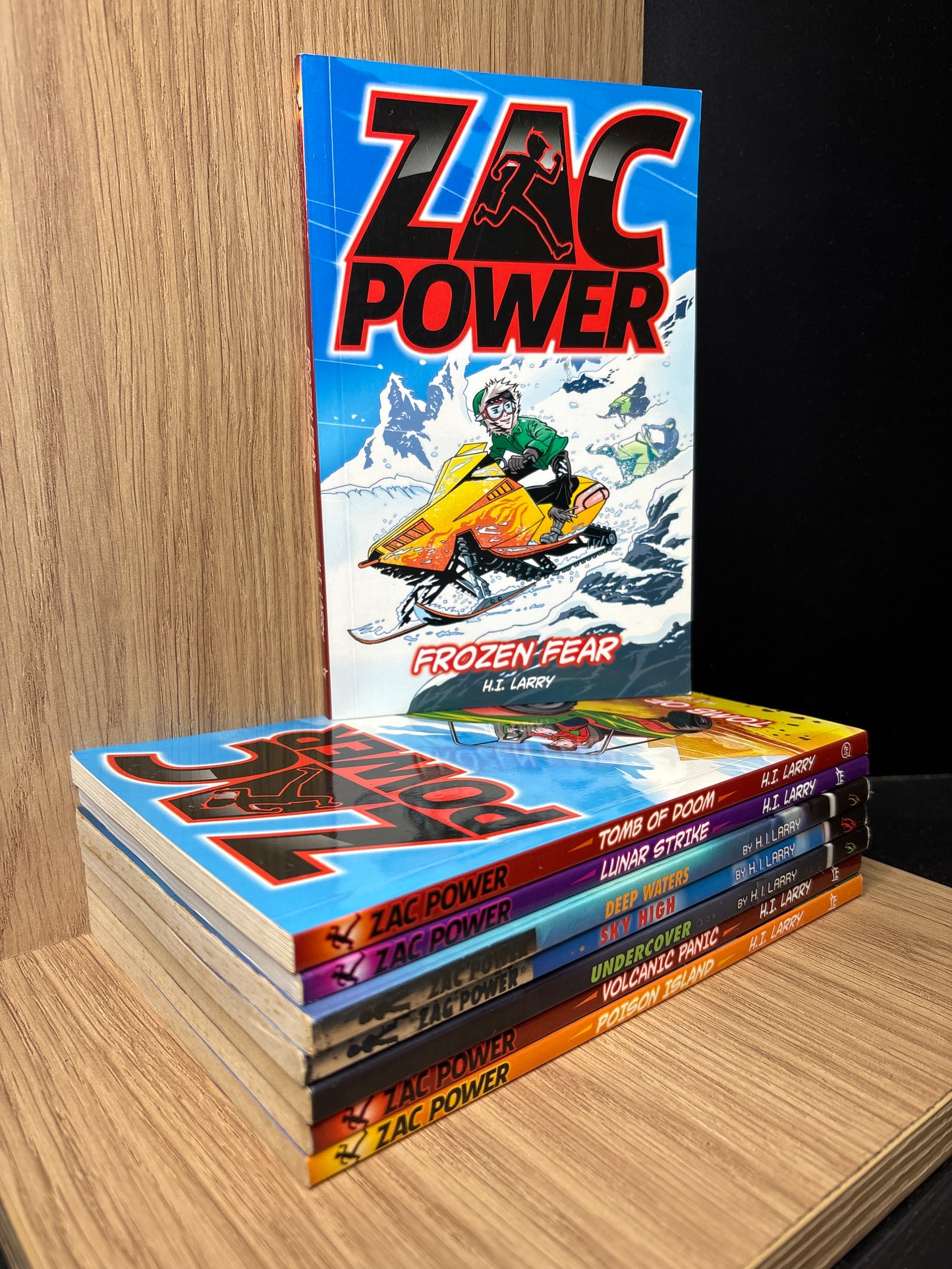LARRY, H. I - 'Zac Power' Series Assorted Titles Bundle of 8 (Min. fair condition)