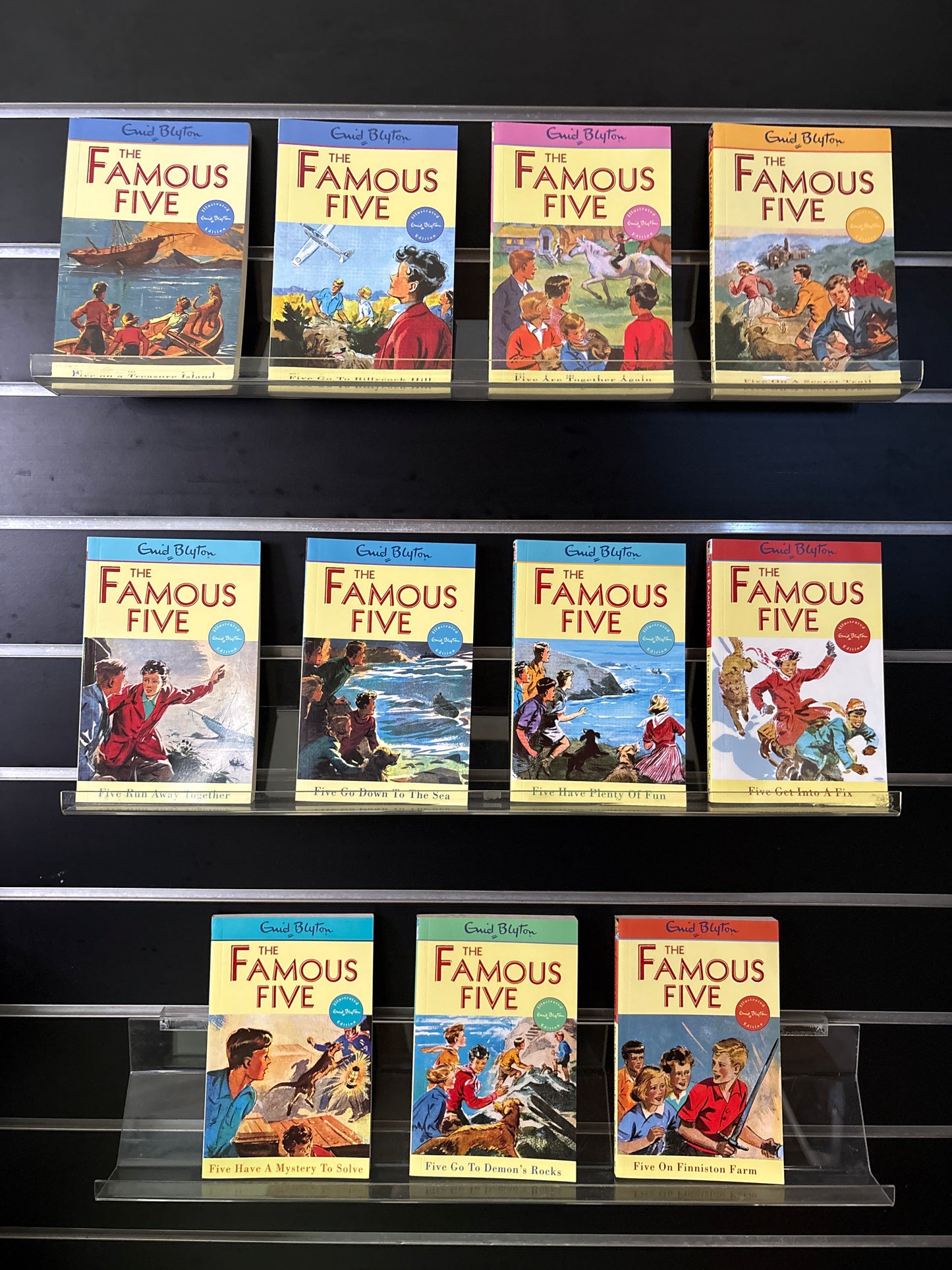 BYLTON, Enid - Bundle of 11 - Selected Titles in Famous Five Series (Min. fair condition)