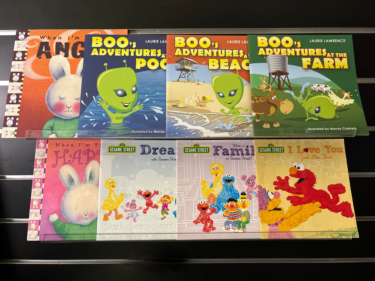 PICTURE BOOKS Assorted Titles Bundle of 8 (Min. good condition)