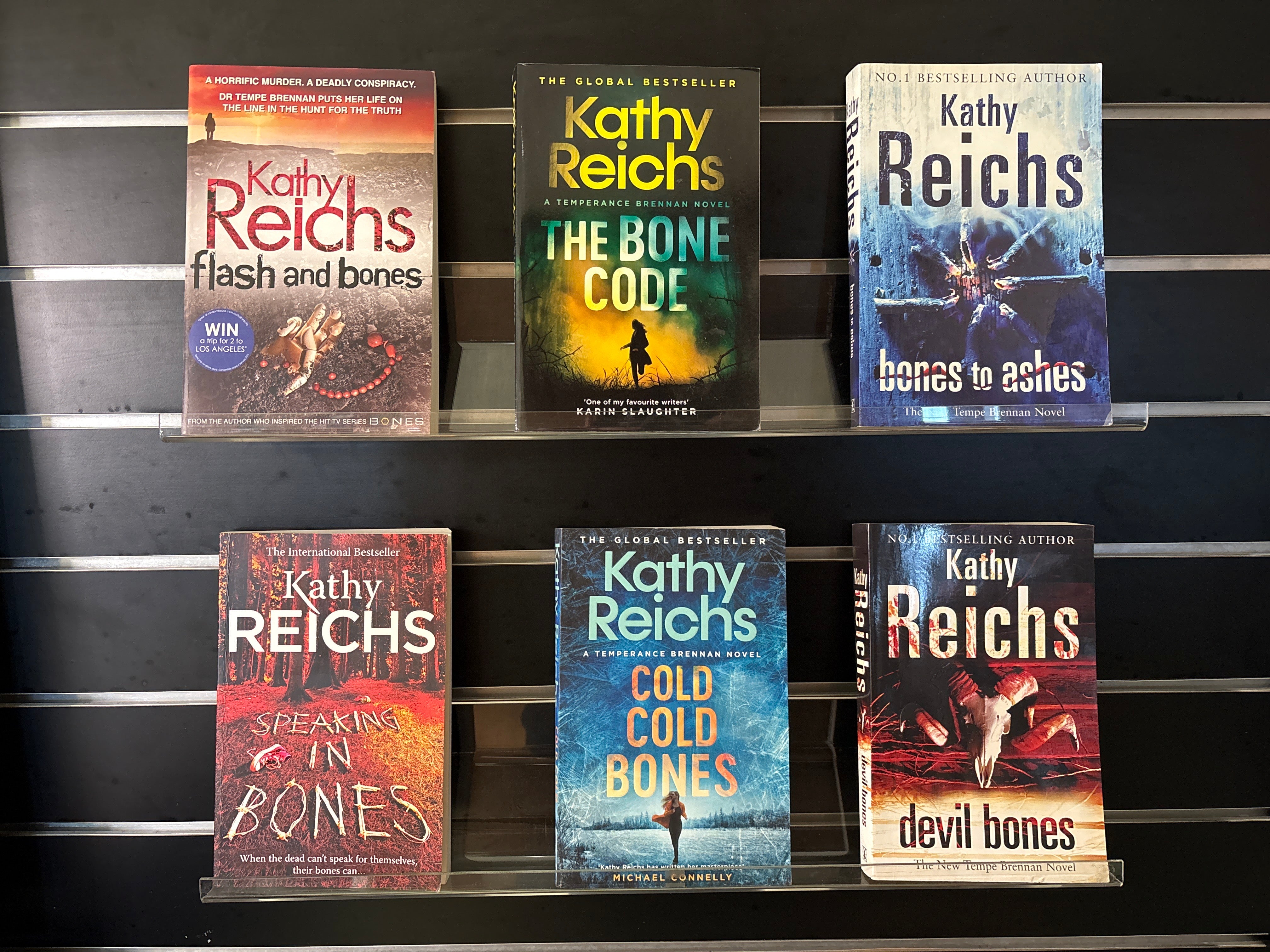 REICHS, Kathy 'Temperance Brennan/ Bones' Series - Bundle of 6 Assorte – The Book Bucket