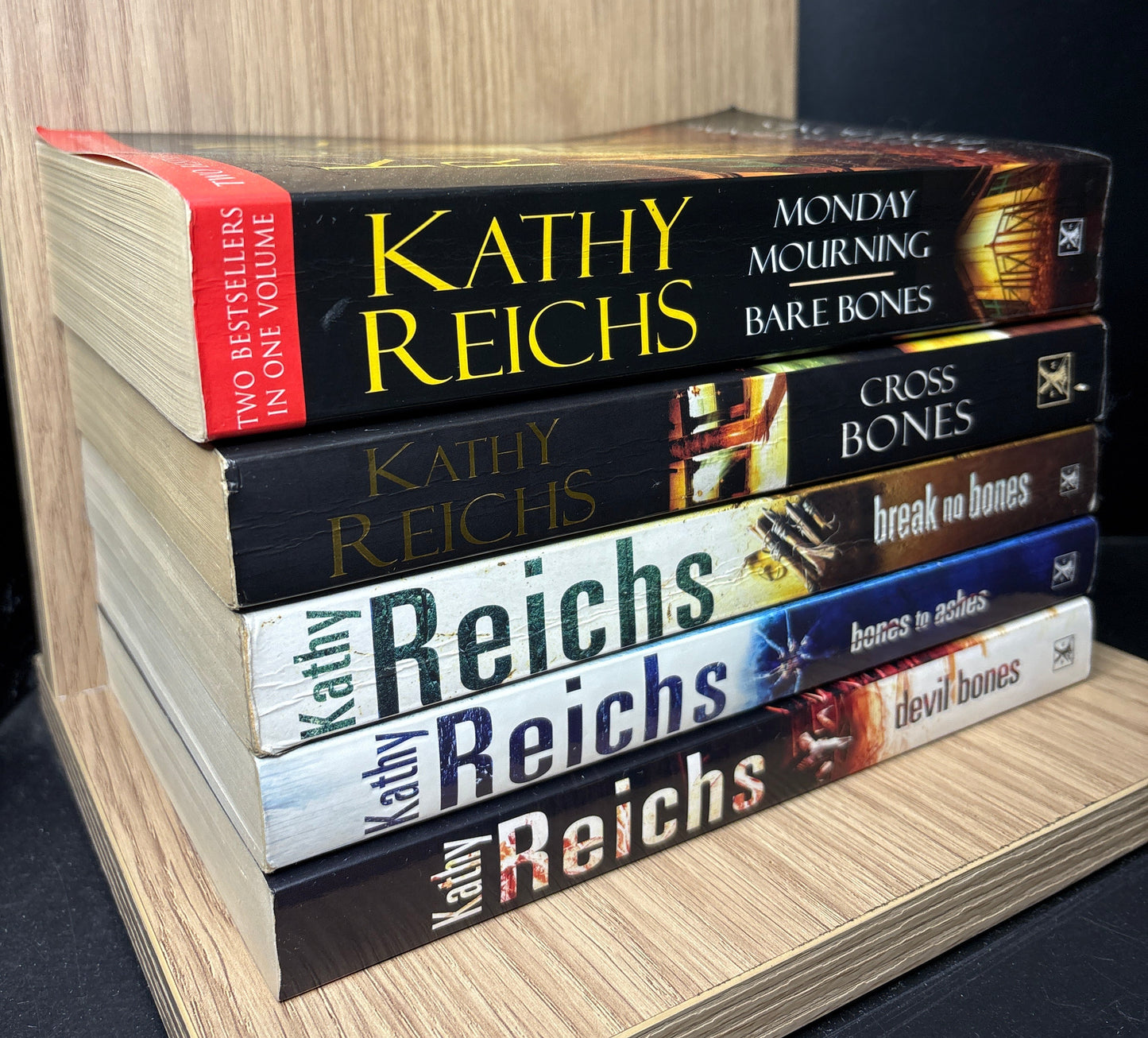 REICHS, Kathy 'Temperance Brennan/ Bones' Series Books #6-11 Bundle of 7  (Min. fair condition)