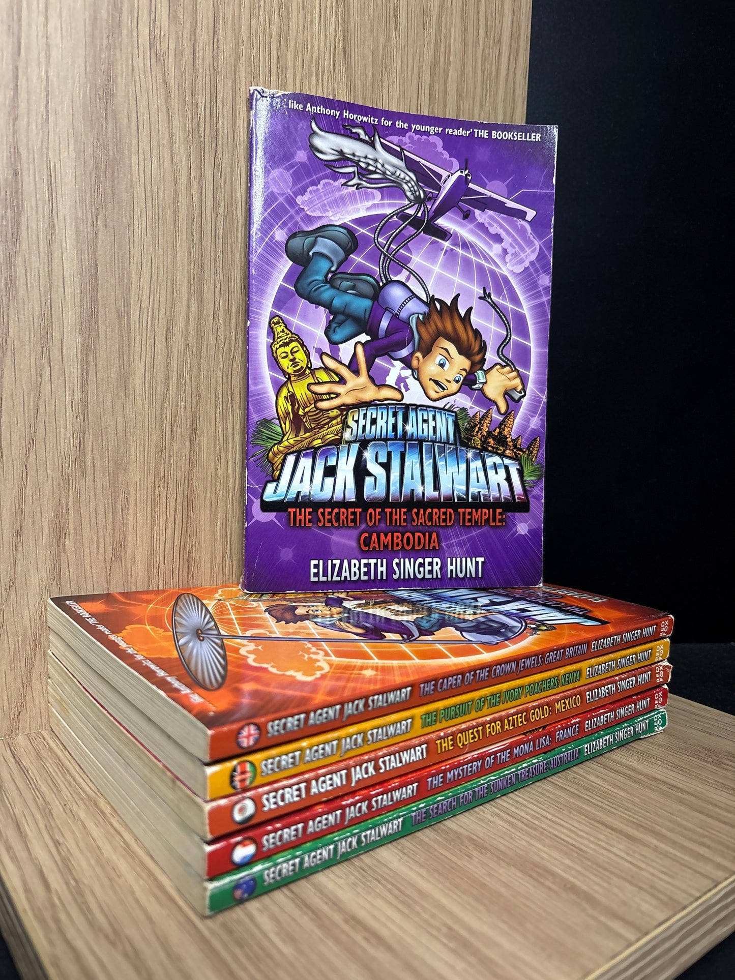 SINGER HUNT, Elizabeth 'Secret Agent Jack Stalwart' Assorted titles Bundle of 6 (Min. fair condition)