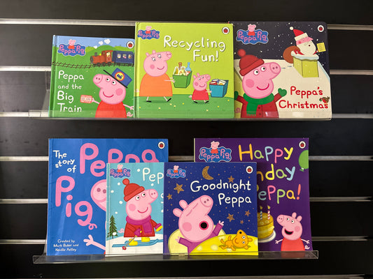 PEPPA PIG - Bundle of 7 - Assorted titles feat. Peppa Pig (Min. good condition)