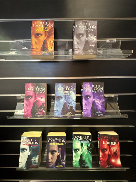 HAMILTON, Laurell K - Bundle of 9 - Books 7-15 in Anita Blake Series (Min. good condition)
