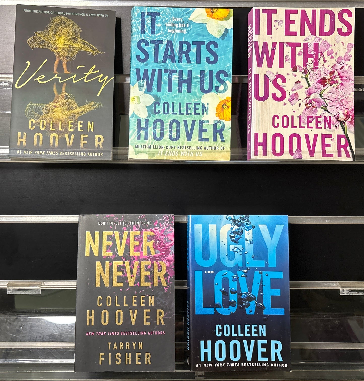 HOOVER, Colleen 'It Ends With Us' Duology + 3 Assorted Standalone Titles - Bundle of 5 (Min. good condition)