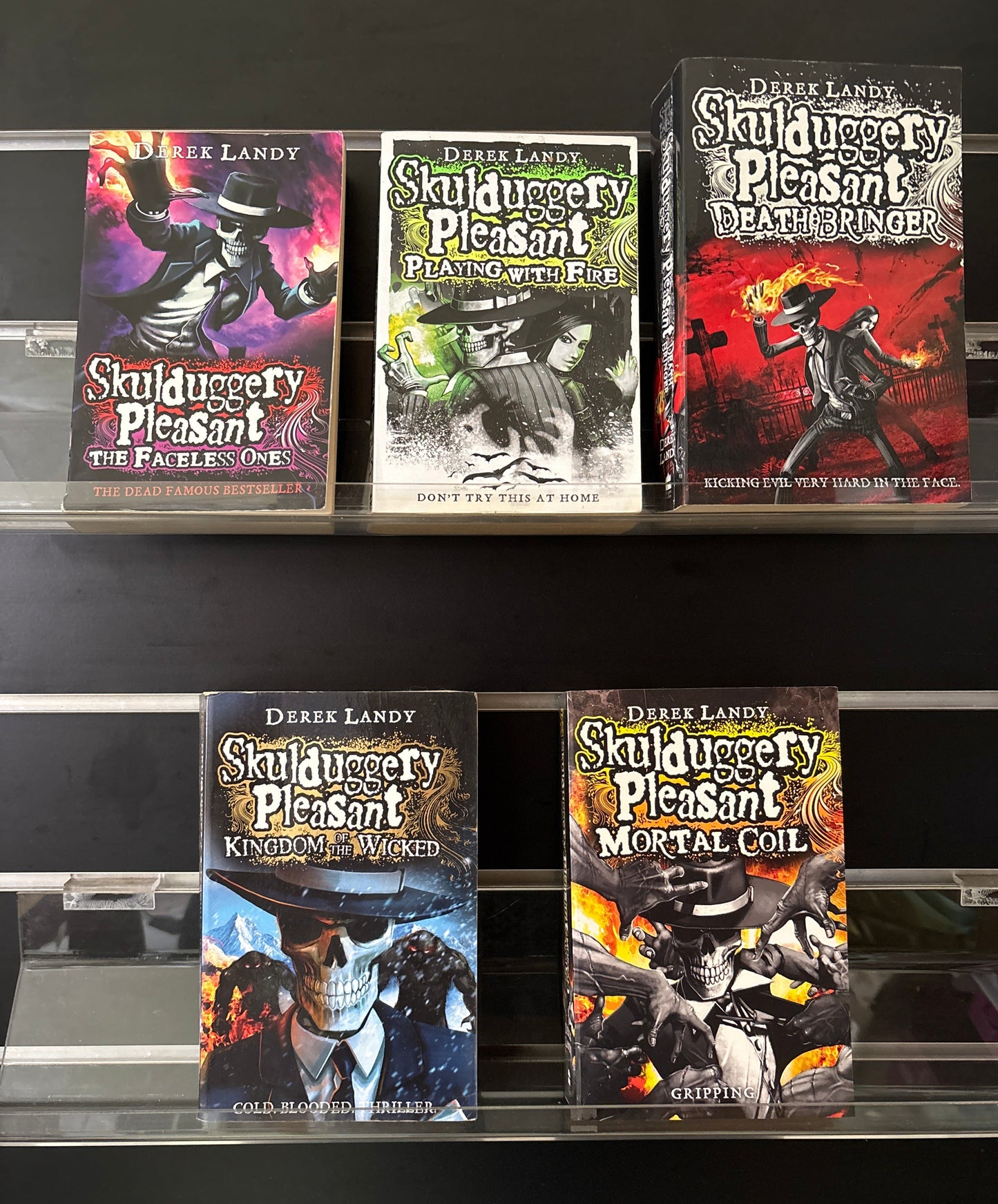 LANDY, Derek 'Skulduggery Pleasant' Assorted Standalone Titles Bundle of 5 (Min. fair condition)