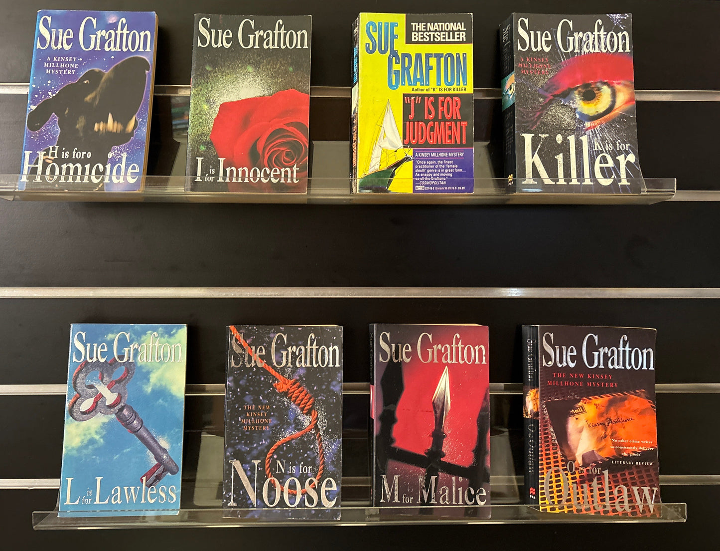 GRAFTON, Sue 'Kinsey Millhone' Series Titles H - O Bundle of 8 (Min. fair Condition)