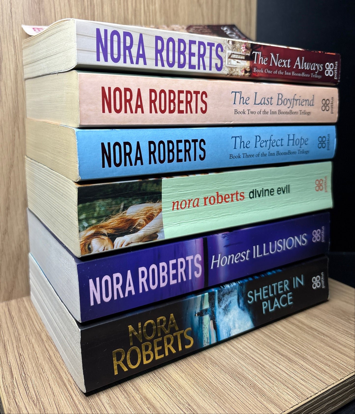 ROBERTS, Nora 'Inn Boonsboro' Complete Trilogy plus 3 Standalone Titles Bundle of 6 (Min Fair Condition)