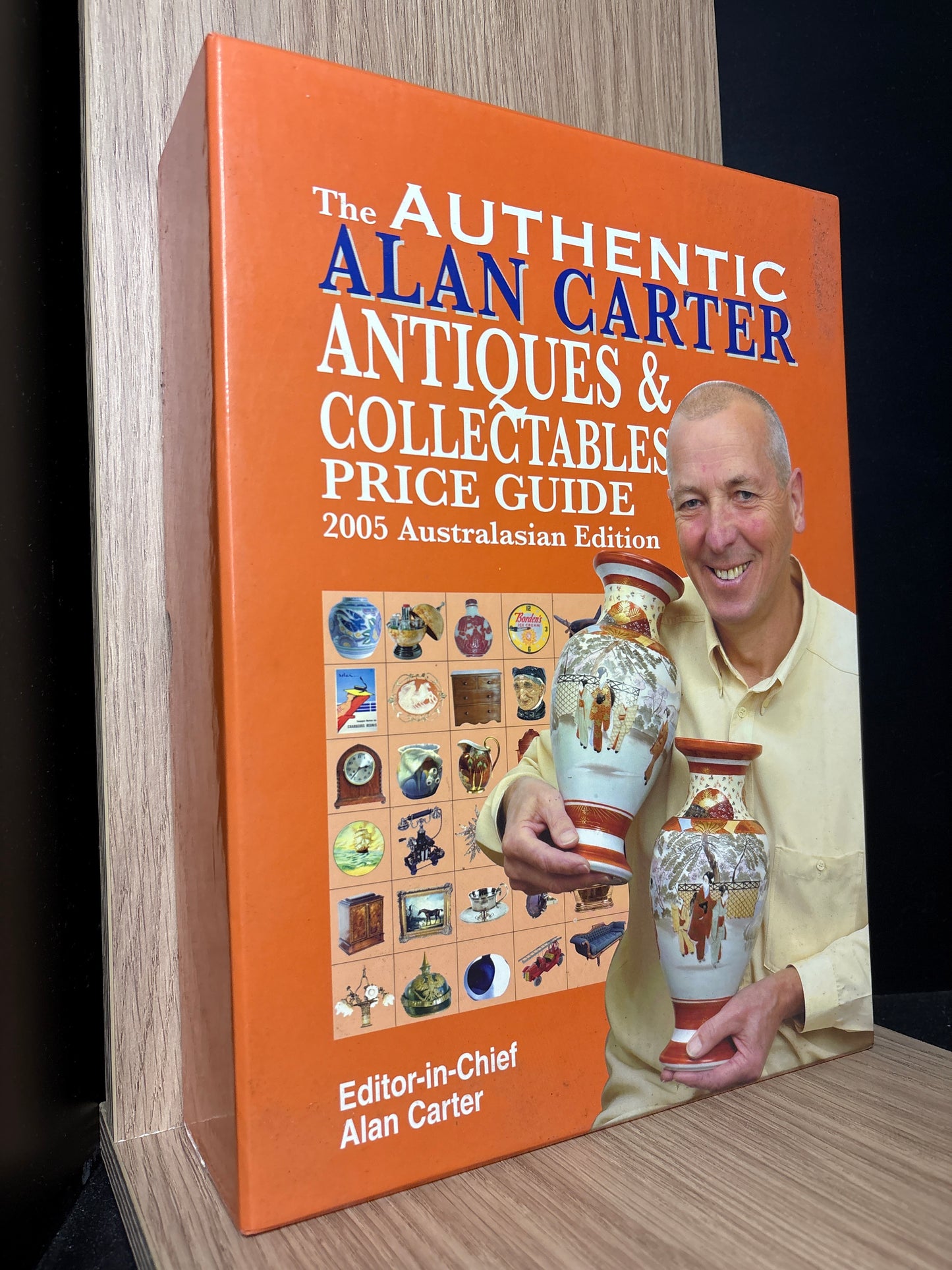 2005 THE AUTHENTIC ALAN CARTER ANTIQUES AND COLLECTABLES PRICE GUIDE- Australasia Edition Boxed set (Min. As New condition)