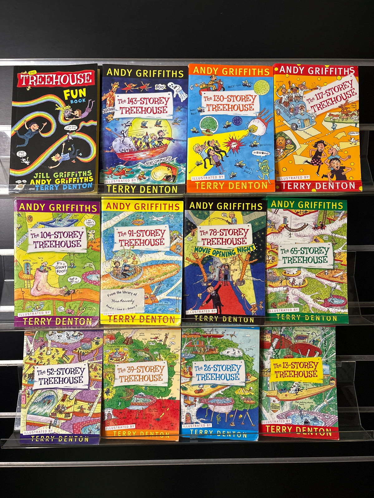 GRIFFITHS, Andy 'Treehouse' Complete Series + Bonus 'Treehouse Fun Book' Bundle of 12 (Min. fair condition)