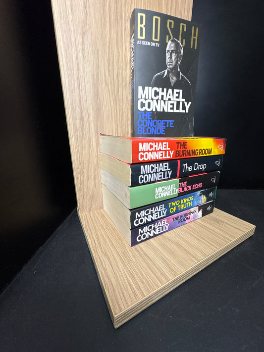 CONNELLY, Michael - Bundle of 6 - Assorted Titles (Min. good condition)