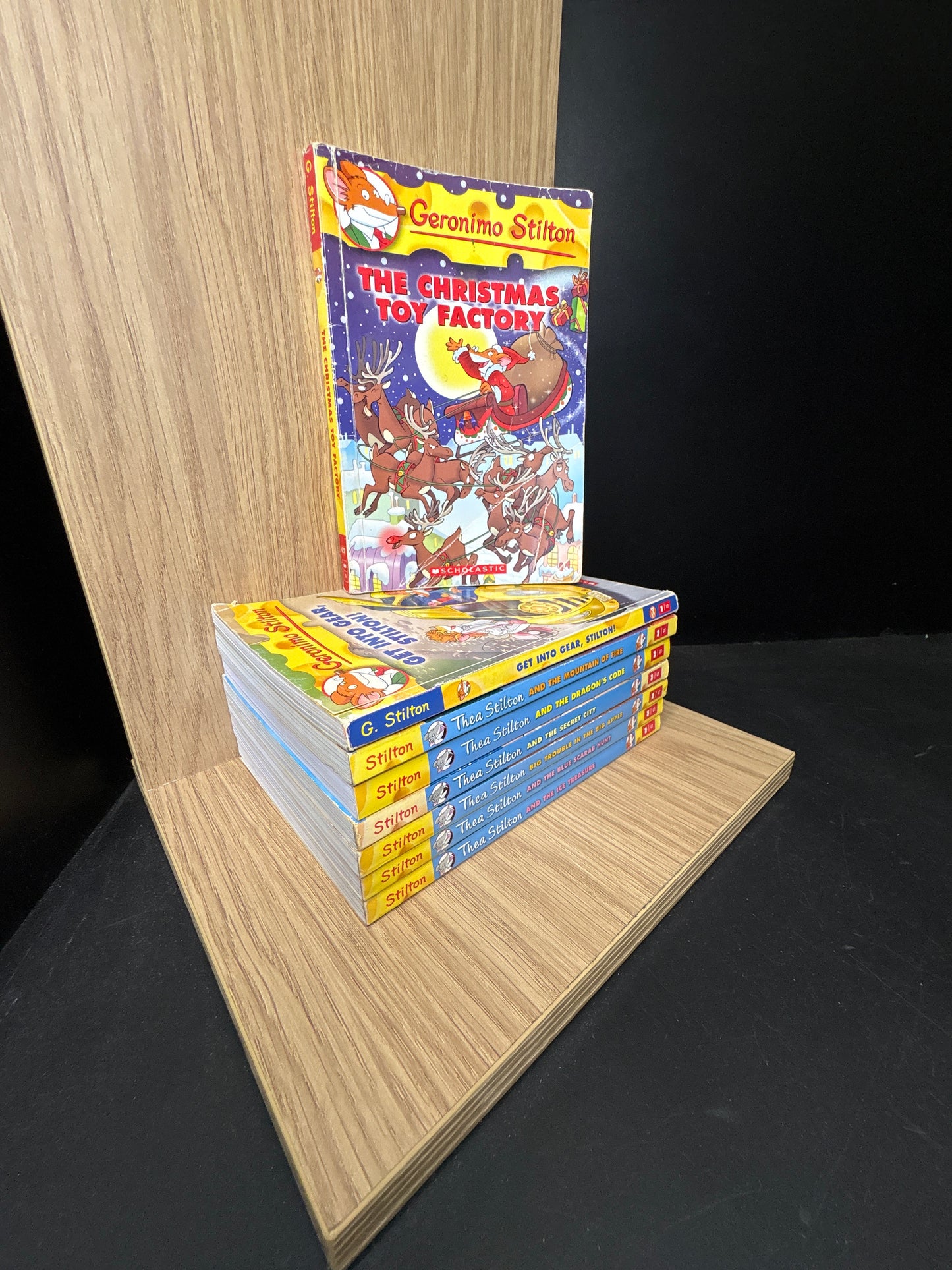 GERONIMO STILTON - Bundle of 8 6x Assorted Titles in Thea Stilton Series and 2x Geronimo Stilton Series (Min. fair condition)