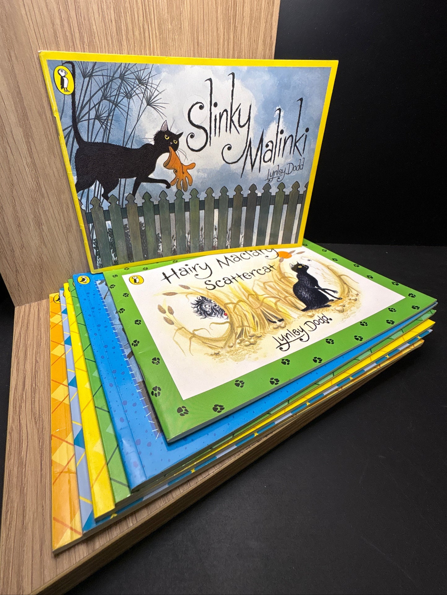 DODD, Lynley 'Hairy Maclary and Friends' Series Assorted Titles Bundle of 7 (Min. fair condition)