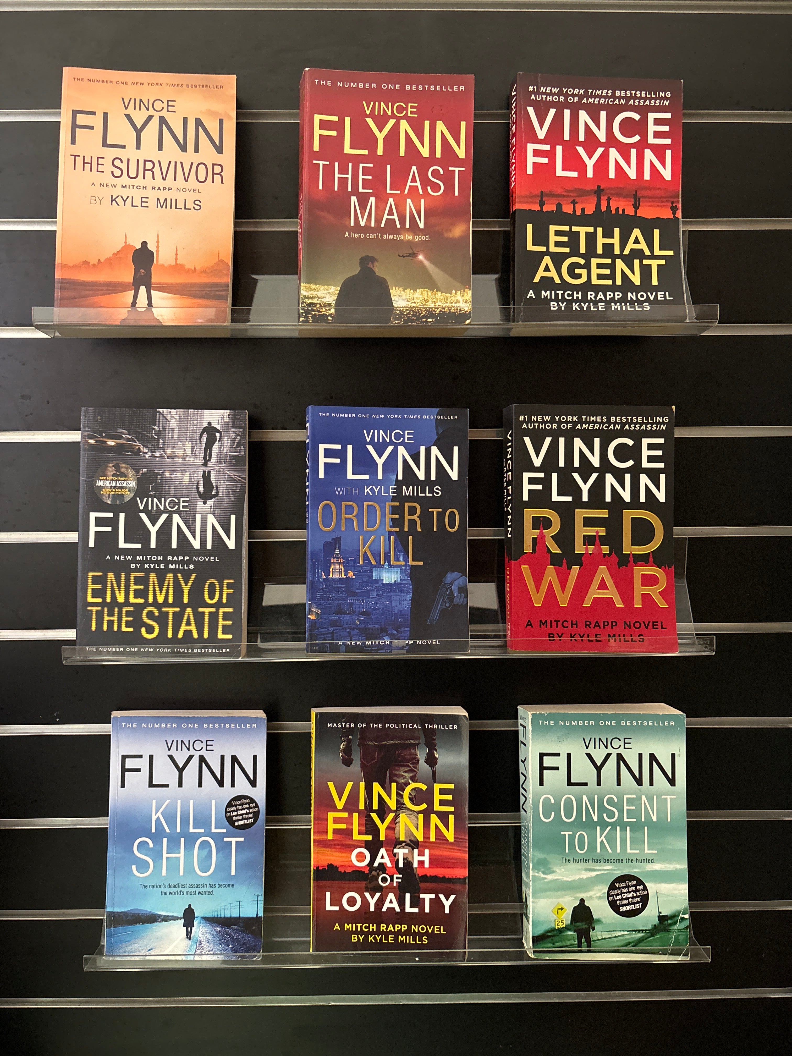 FLYNN, Vince 'Mitch Rapp' Series - Bundle of 9 Titles (Min. fair condi ...