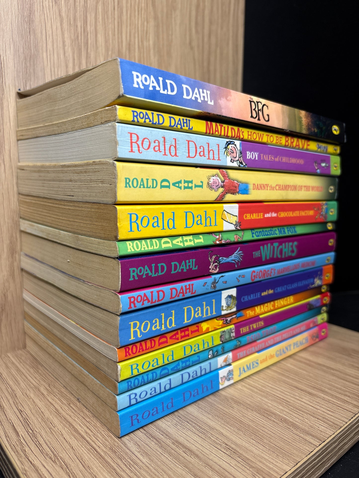 DAHL, Roald Assorted Standalone Titles Bundle of 14 (Min. fair condition)