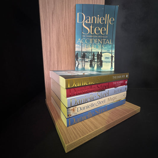 STEEL, Danielle - Bundle of 6 - Assorted Titles (Min. GOOD condition)
