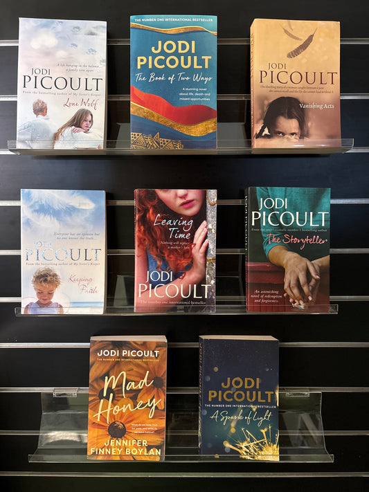 PICOULT, Jodi - Bundle of 8 Standalone Titles (min. fair condition)