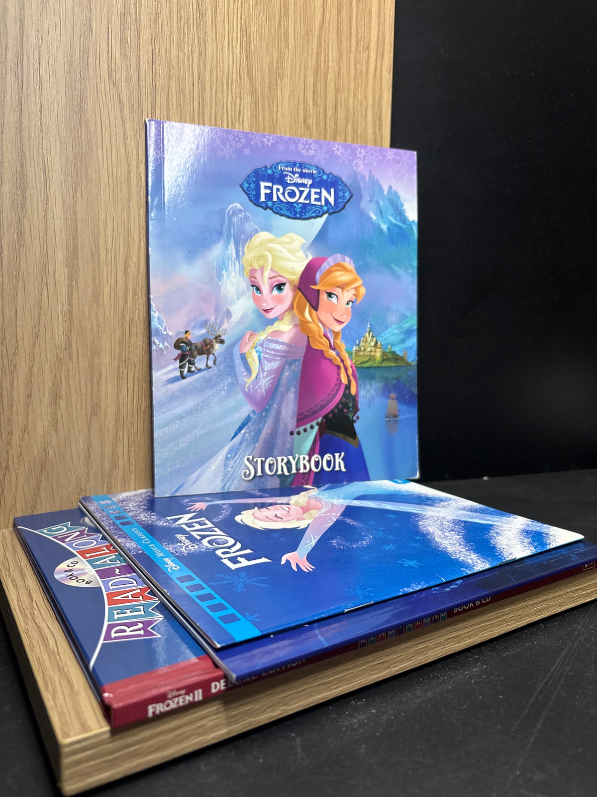 DISNEY'S FROZEN 1 + 2 incl. Deluxe Edition Read Along CD Bundle of 4 (Min. very good condition)