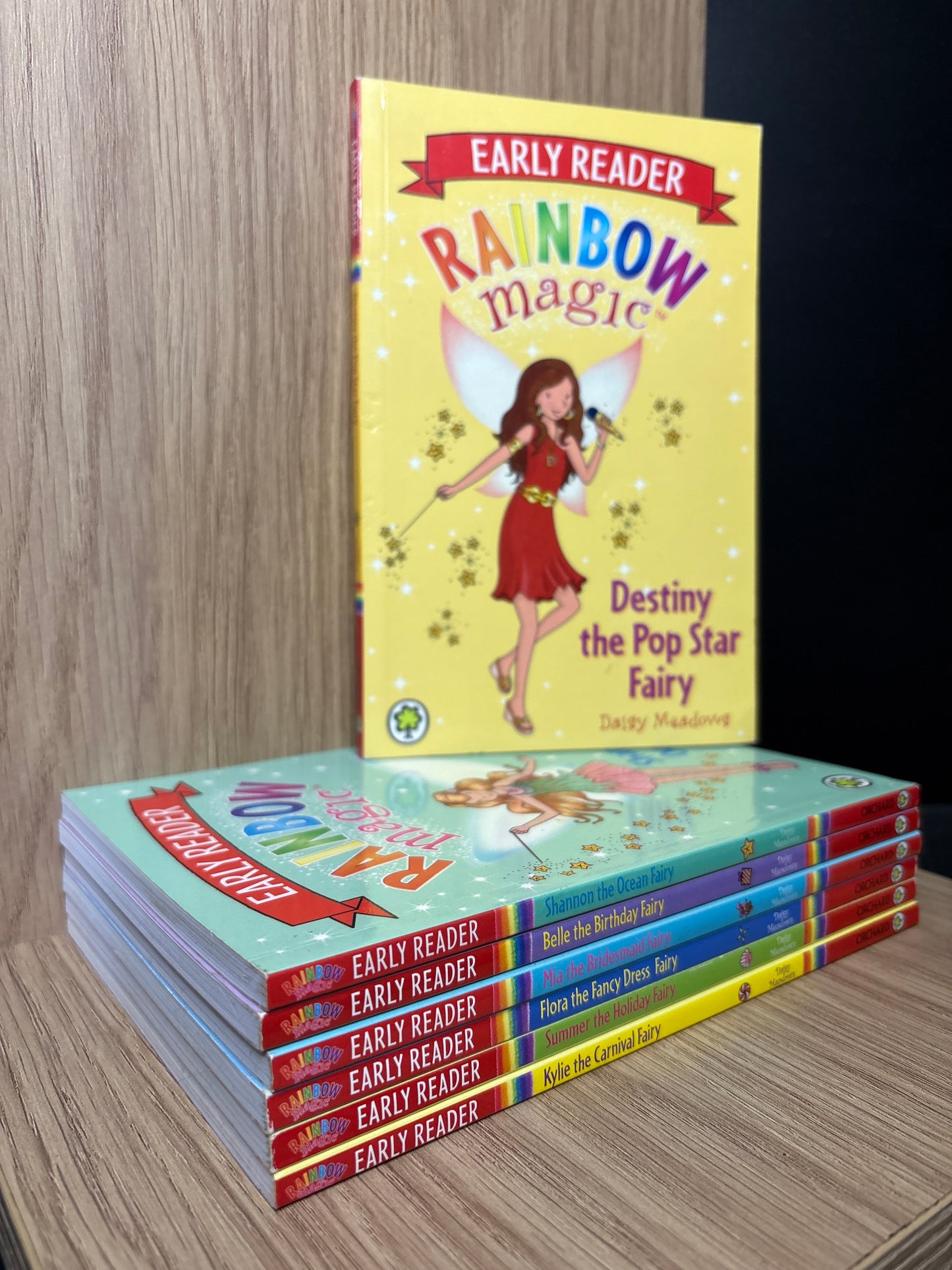 MEADOWS, Daisy 'Rainbow Magic' Assorted Standalone Titles Bundle of 7 (Min. good condition)