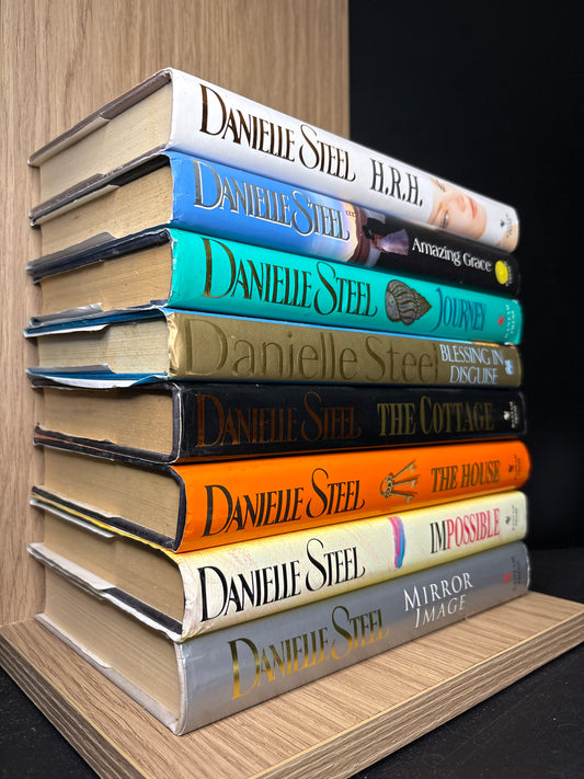 STEEL, Danielle Assorted Standalone Titles Bundle of 8 (Min. fair condition)