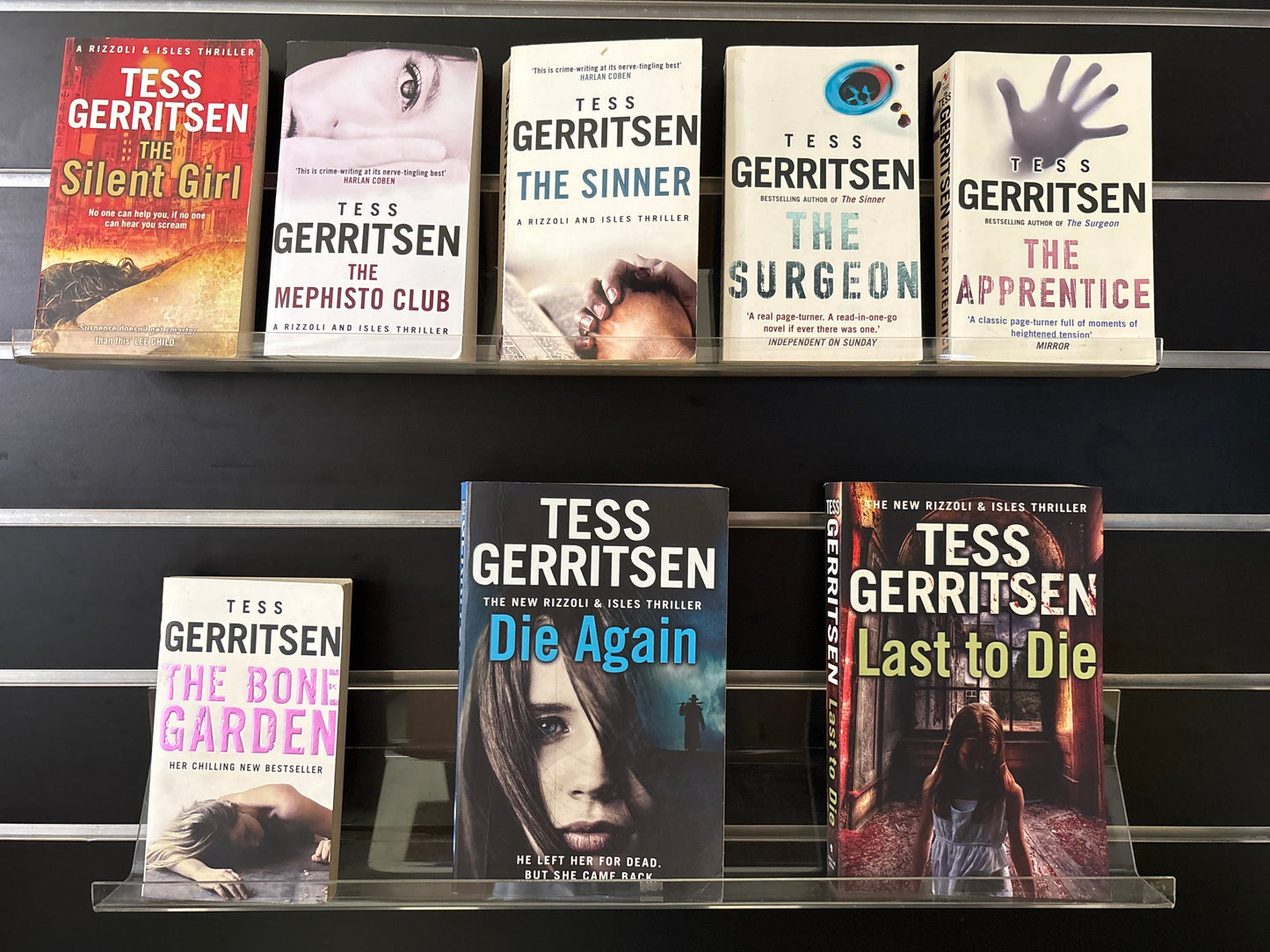 GERRITSEN, Tess: 'Rizzoli & Isles' Series - Selected Titles Bundle of 8 (Min. fair condition)