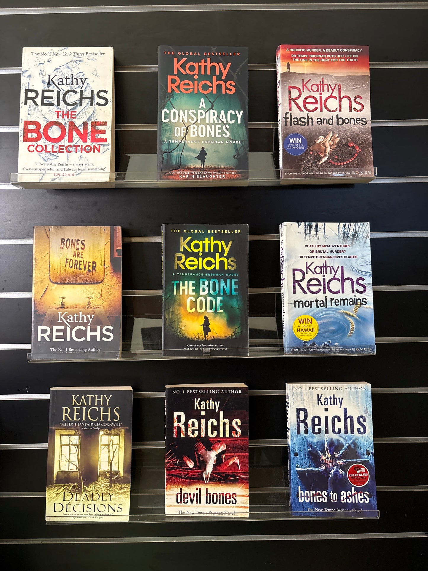 REICHS, Kathy 'Temperance Brennan/ Bones' Series - Bundle of 9 Assorted Titles (Min. fair condition)