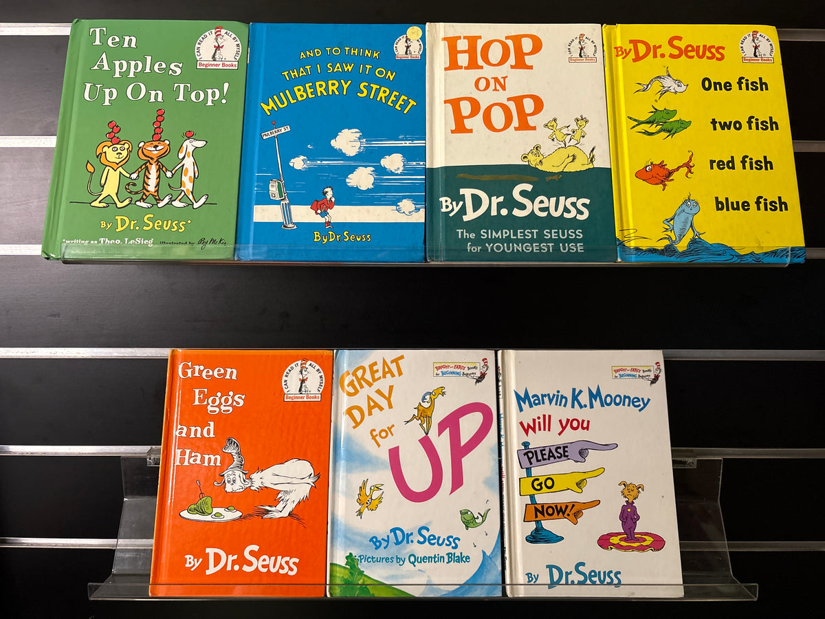 DR SUESS Assorted Standalone Titles Bundle of 7 (Min. fair condition)