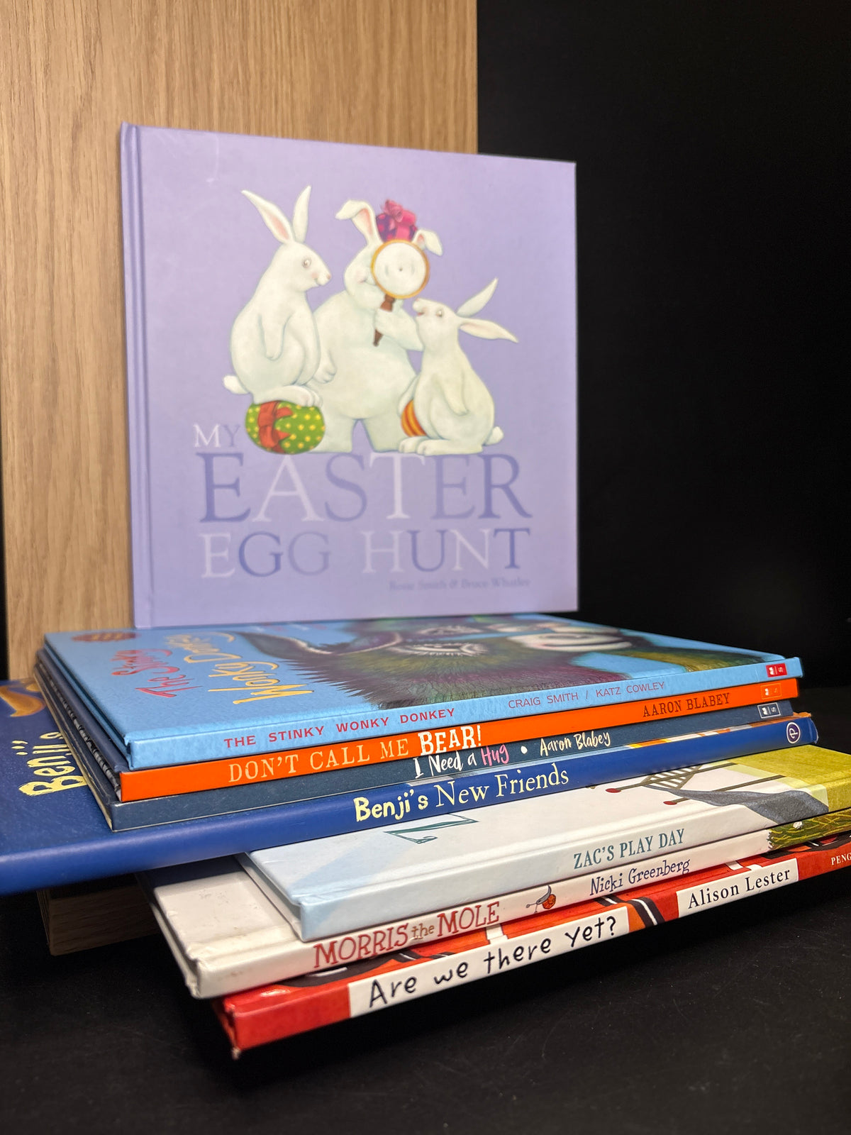 LARGE YOUNG READERS Assorted Standalone Titles Bundle of 8 (Min. good condition)