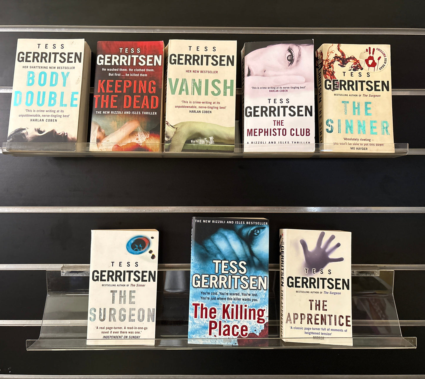 GERRITSEN, Tess: 'Rizzoli & Isles' Series/ Titles #1 - 8/ Bundle of 8 (Min. fair condition)