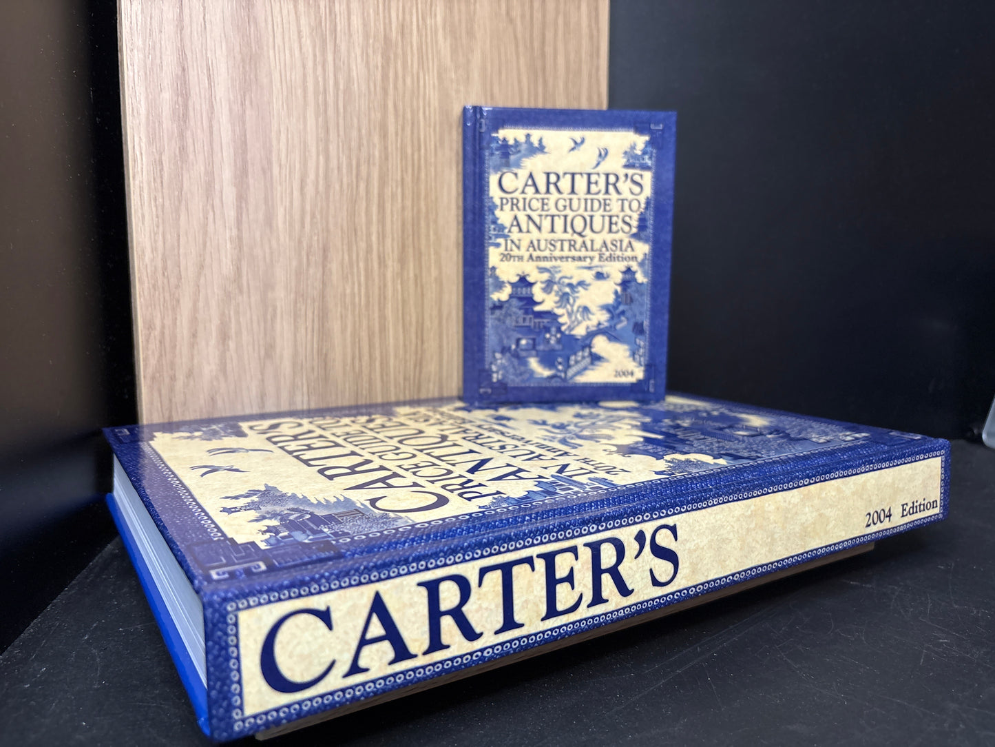 2004 ALAN CARTER'S PRICE GUIDE TO ANTIQUES IN AUSTRALASIA- 20th Anniversary Edition (Min. As New condition)