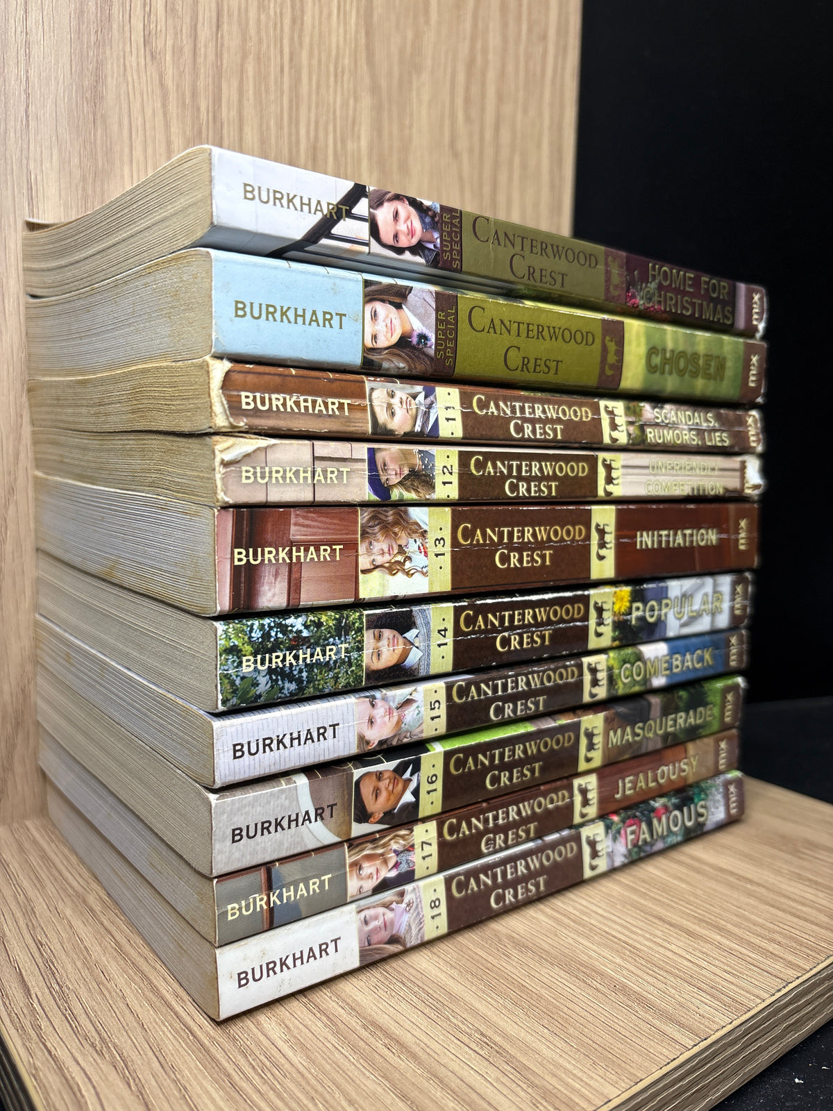 BURKHART, Jessica 'Canterwood Crest' #11-18 + 2 Bonus 'Super Specials' Bundle of 10 (Min. good condition)