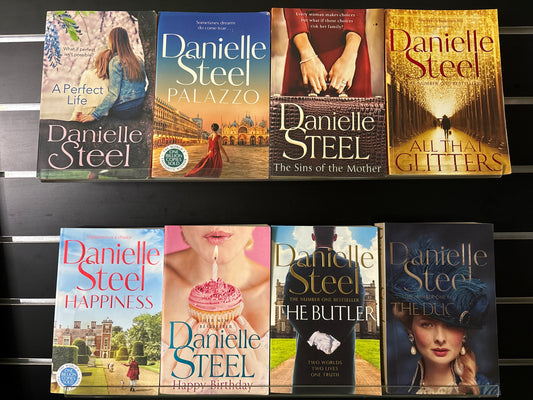 STEEL, Danielle Assorted Standalone Titles Bundle of 8 (Min. fair condition)
