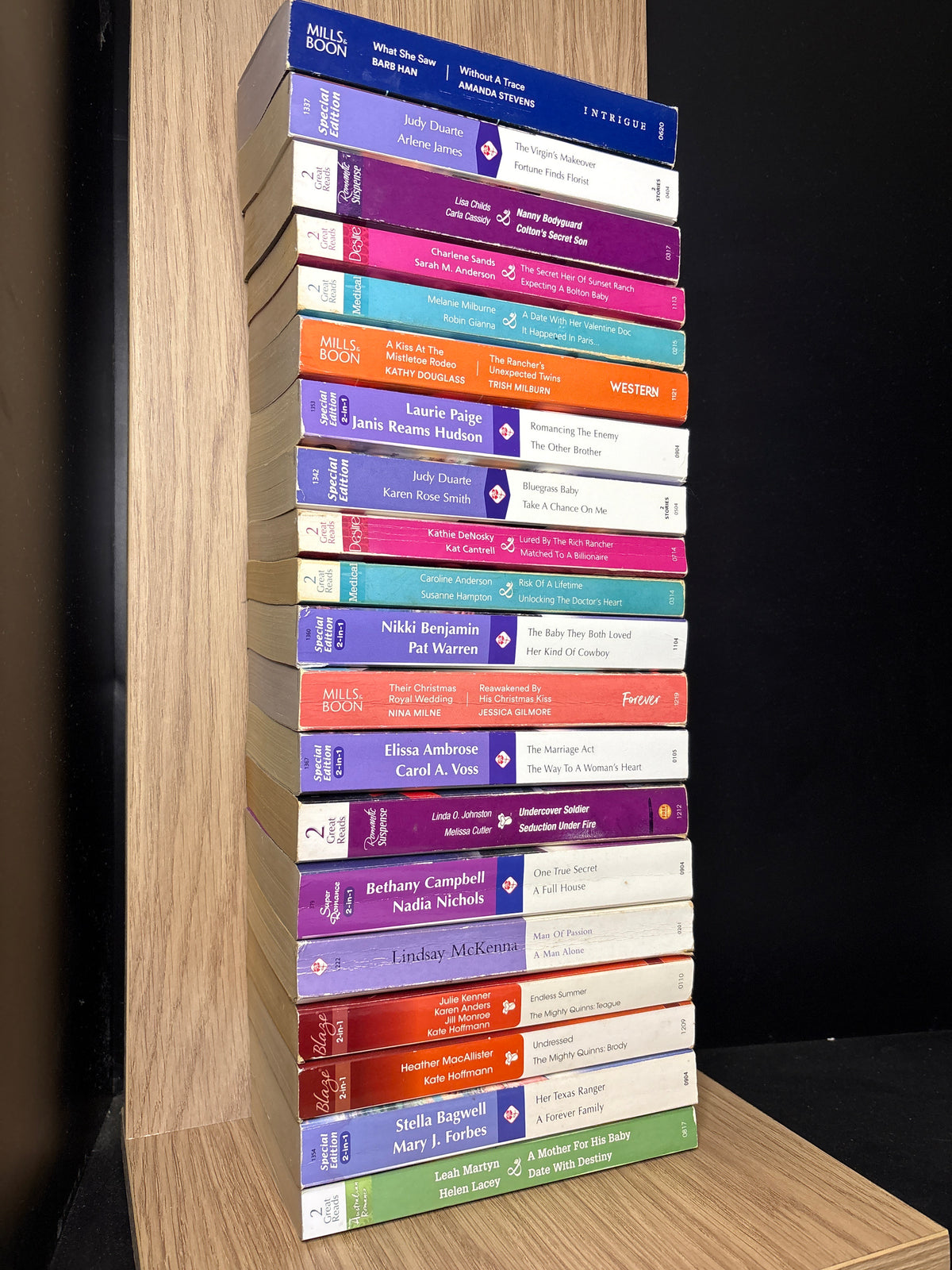 MILLS + BOON 2 Story Assorted Standalone Titles Bundle of 20 (Min. fair condition)