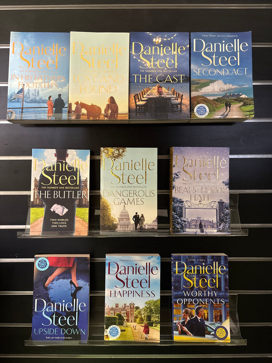 STEEL, Danielle - Bundle of 10 - Assorted Standalone Titles (min. good condition)