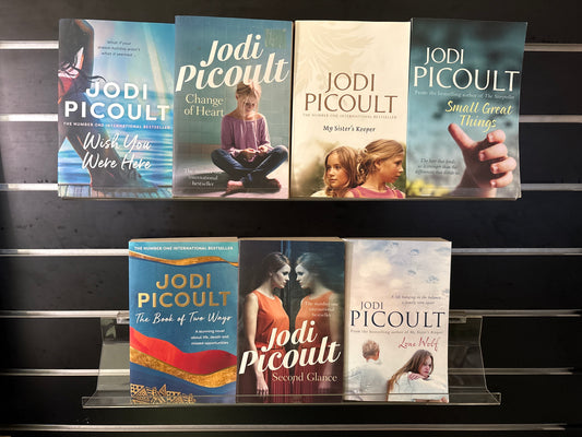 PICOULT, Jodi - Bundle of 7 - Assorted Standalone Titles (Min. very good condition)