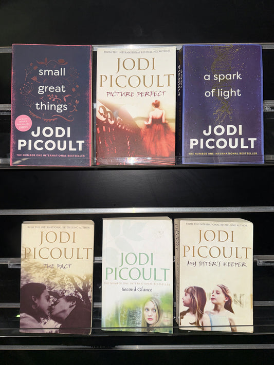 PICOULT Jodi -  Bundle of 6 - Assorted Standalone Titles (min. fair condition)