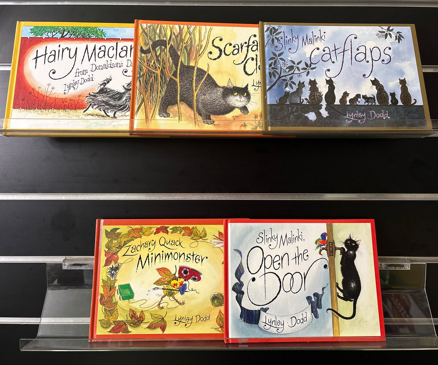 DODD, Lynley 'Hairy Maclary and Friends' Series Assorted Titles Bundle of 5 (Min. very good condition)