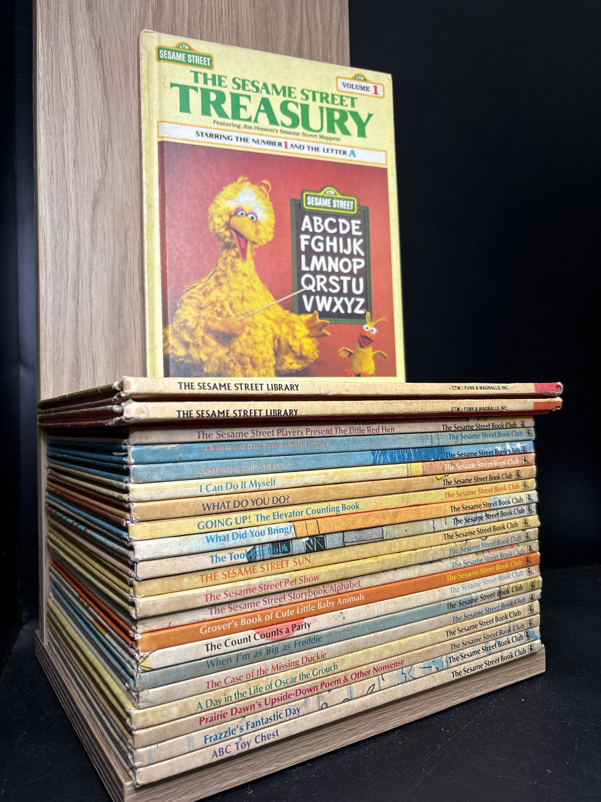 SESAME STREET BOOK CLUB Classic Collection Bundle of 22 (Min. fair condition)