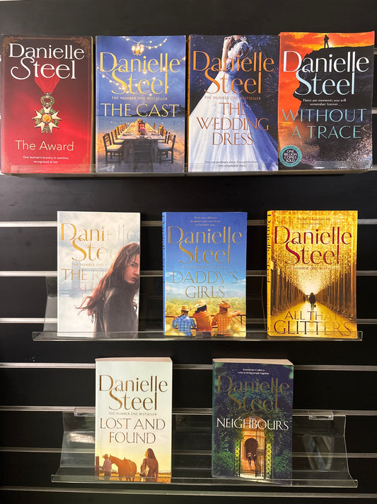 STEEL, Danielle - Bundle of 9 - Standalone Assorted Titles (min. fair condition)