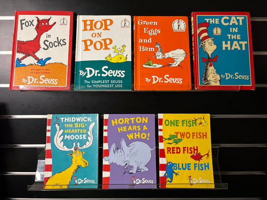 DR SEUSS Assorted Titles Bundle of 7 (Min. fair condition)