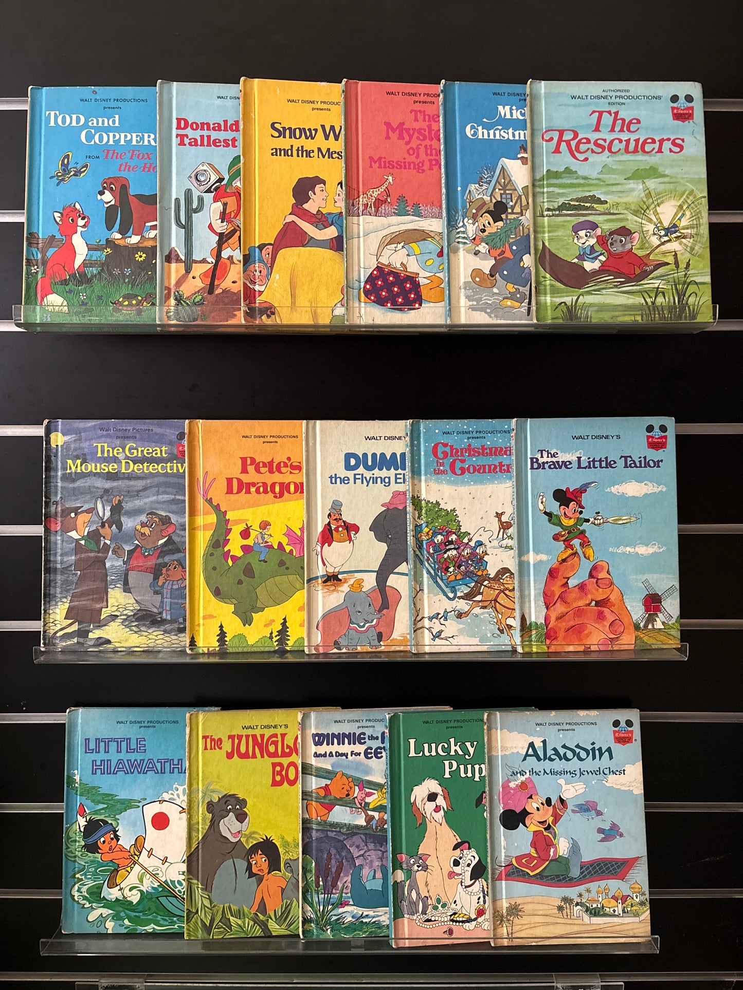 WALT DISNEY 'Wonderful World of Reading' Series Standalone Titles Bundle of 16 (Min. fair condition)