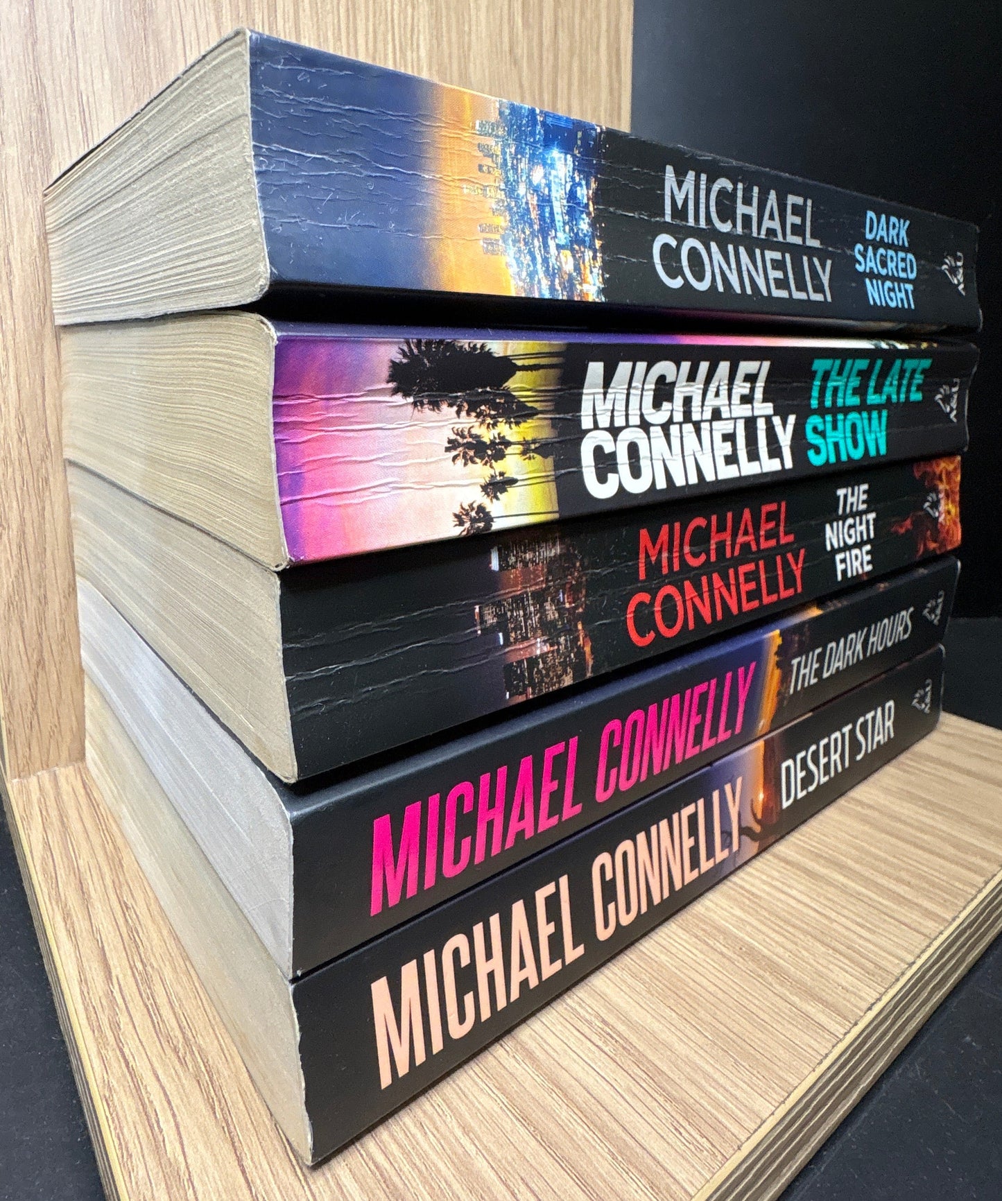 CONNELLY, Michael 'Ballard and Bosch' Series, Titles #1 - 5 Bundle of 5 (Good condition)